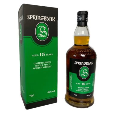 Der Springbank 15 Jahre Single Malt ist ein intensiver Scotch mit einem überraschend süßen Aroma und kräftigen Torfnoten im Geschmack.
