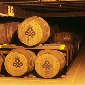 Bowmore berühmtes Whisky Lagerhaus