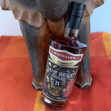 MacNairs Lum Reek 21 Jahre Blended Malt Flasche mit Elefant